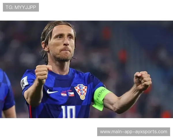 莫德里奇直塞撕开防线造点球 莫德里奇直塞撕开防线造点球