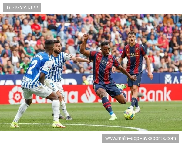 毕尔巴鄂竞技创新战术:边路突破与高位压迫的完美结合引领西甲新风潮 毕尔巴鄂竞技创新战术:边路突破与高位压迫的完美结合引领西甲新风潮