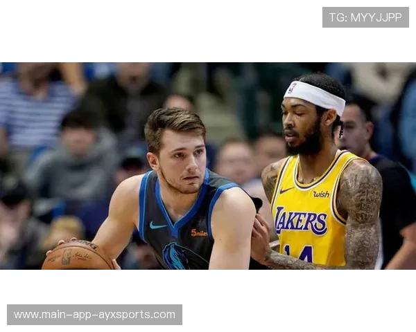 东契奇背身脚步变化细致,达拉斯持续保持得分 东契奇背身脚步变化细致,达拉斯持续保持得分